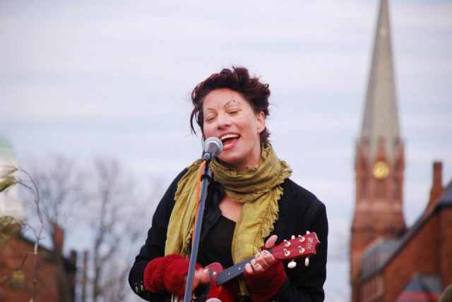 Palmer, a singer/songwriter in Amanda Palmer and the Grand Theft Orchestra, and the musical duo The Dresden Dolls, played ukulele at the Humanities Festival.