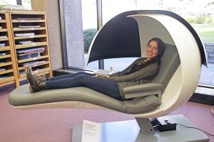 Wesleyan's EnergyPods have an adjustable visor that creates a shield of privacy from the outside. A built-in 20 minute timer allows for nap goers to wake up with ease to a combination of slight vibrations and ambient lighting.