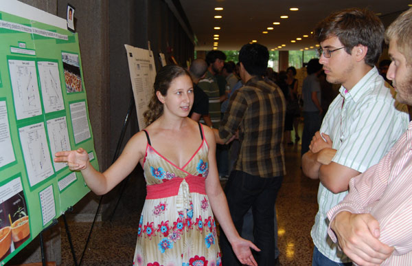 Hughes Fellow Sarah Rood '11 talks about her project titled "Population Differences in Seedling Plasticity in Response to Two Contrasting Habitats in an Invasive Species." Rood's advisor is Sonia Sultan, chair and professor of biology.