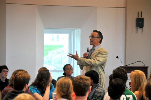 Wesleyan President Michael Roth speaks to students prior to the "break-fast."