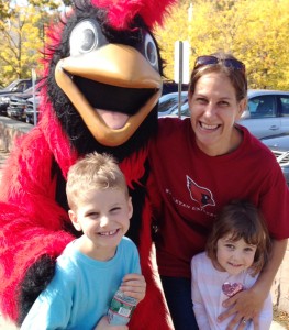 Kira (Markiewicz) Fabrizio '97 and her children, Vance and Maeve Fabrizio, meet the Wesleyan Cardinal.