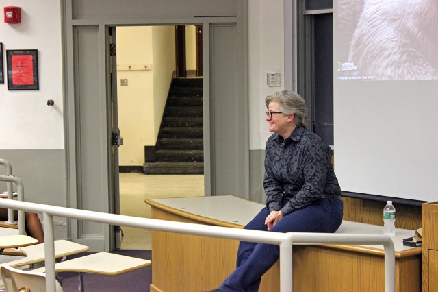 Lee Ligon '87 returned to campus on June 19 and spoke to students about "Tubulin post-translational modifications: road signs in the cell" during the Hughes Program in the Life Sciences Summer Science Seminars Series. 
