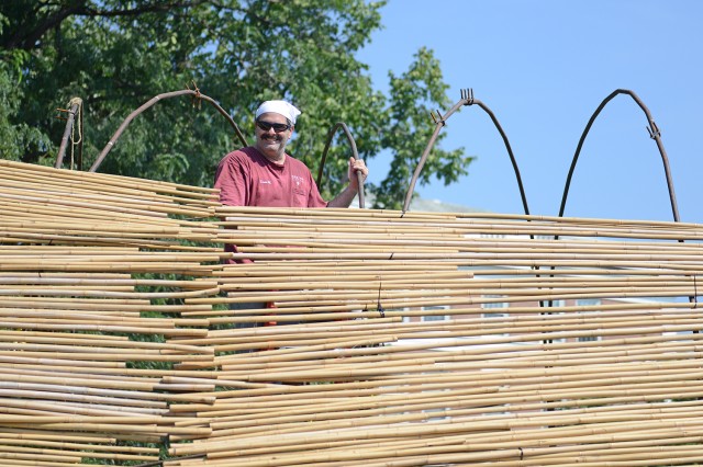 The bamboo is framed on 46 high carbon steel pipes and six steel rods.