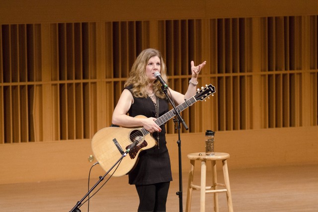 Singer-songwriter Dar Williams '89, known for her intimate song storytelling, gave a concert to benefit financial aid in Crowell Concert Hall on Nov. 1.