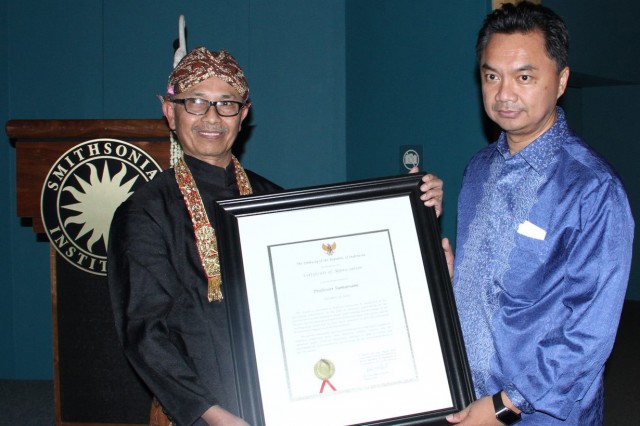 During the opening ceremony of the festival on Oct. 31, Sumarsam and  Andy McGraw Ph.D. '06 received a "Certificate of Appreciation" for their role in strengthening the ties of friendship between Indonesia and the U.S. The event was attended by the Indonesian Ambassador, the Smithsonian museum director, the Sultan of Yogyakarta, the Director General of Indonesian, Cultural Attache of Indonesia, and many others. 
