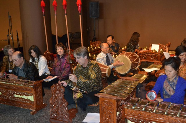 On Nov. 3, Sumarsam, Artist-in-Residence I.M. Harjito and members of the Wesleyan Gamelan participated in a "jam session" with gamelan teachers at the California Institute of the Arts, University of Michigan, U.C. Berkeley and other American gamelan teachers/musicians.