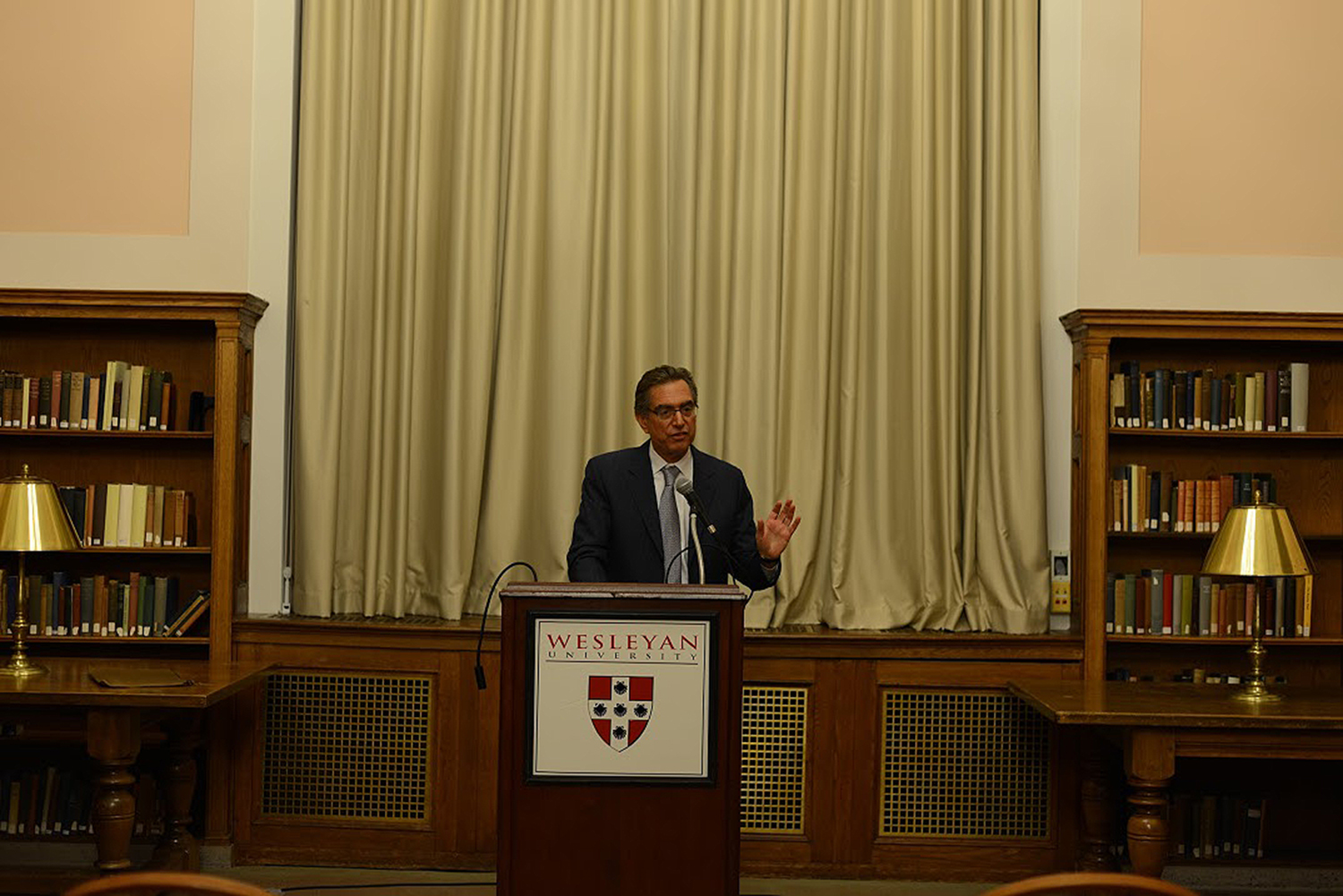 David Rabban '71 spoke on “Free Speech, Academic Freedom, and the American University” during Wesleyan's annual Constitution Day Lecture Sept. 17 in the Smith Reading Room.
