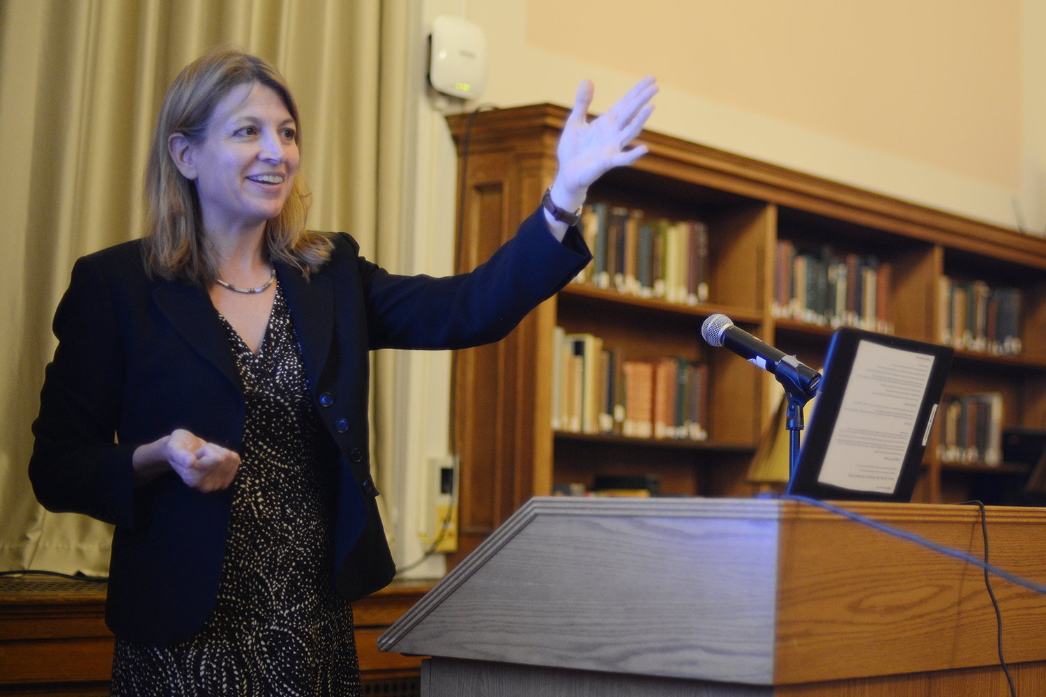 Bethany Berger ’90, the Thomas F. Gallivan, Jr. Professor at the University of Connecticut School of Law, delivered the annual Constitution Day Lecture on Sept. 17 in Olin Library's Smith Reading Room. Her topic was “Birthright Citizenship on Trial — Immigration and Indigeneity.” Egged on by Donald Trump, the majority of Republican candidates have supported ending birthright citizenship. This talk looked at this 14th Amendment right, its constitutional origins, and the different things it meant for American Indians and immigrants.