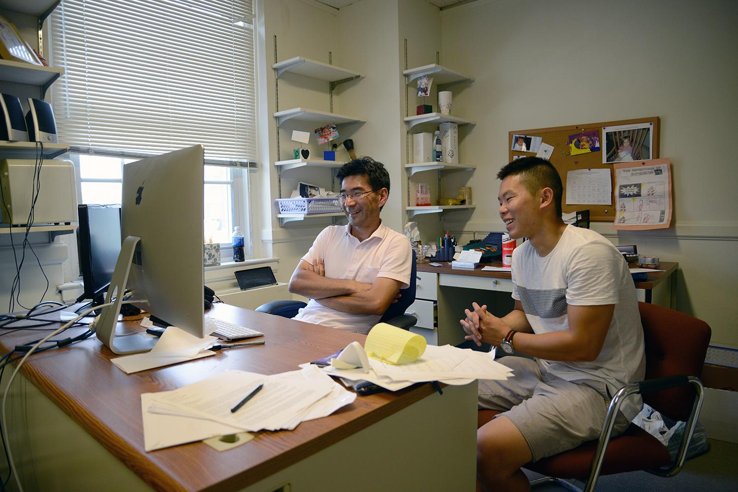 Masami Imai, chair and professor of economics, professor of East Asian studies, met with with Brian Oh ’19.