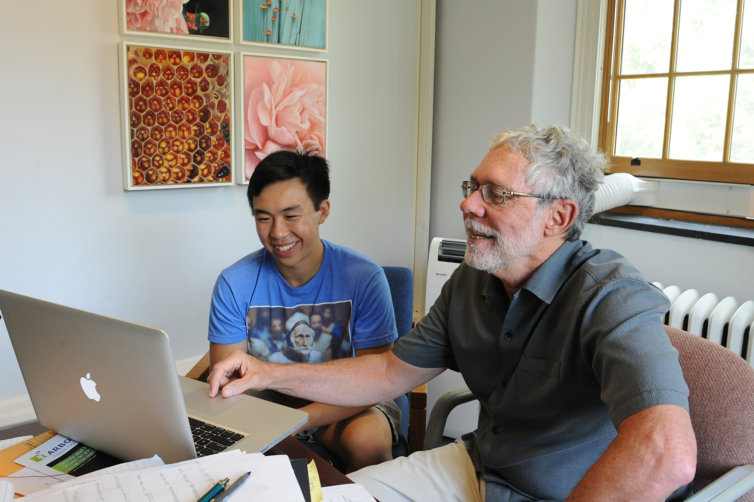 Bill Herbst, the John Monroe Van Vleck Professor of Astronomy, met with Jonathan Oh ’19.