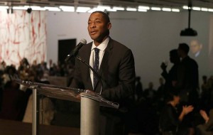 Franklin Sirmans ’91, director of the Pérez Art Museum, welcomed guests to the successful fundraiser, which the Miami Herald lauded as "stellar." Photo by Pedro Portal for El Nuevo Herald.com