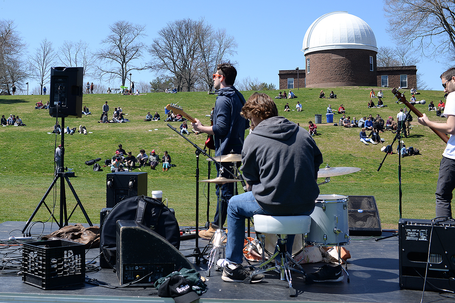 On April 14, admitted students and their families attended a BBQ picnic and concert on Foss Hill. Seven Wesleyan student bands performed for the audience. 