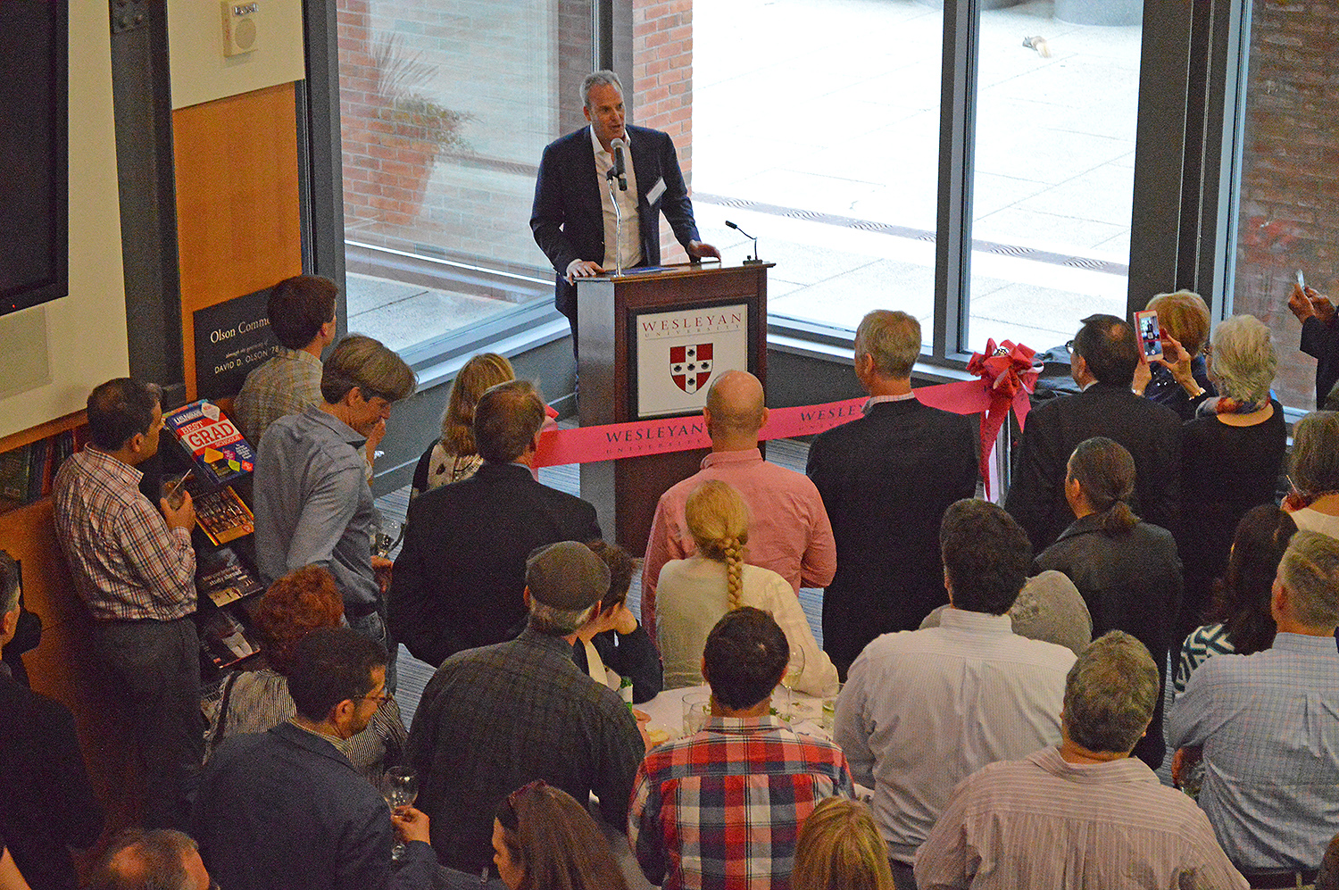 Members of the Class of 1986 and special guests gathered on May 21 to dedicate the Gordon Career Center in recognition of the generosity of Andrew M. Brandon-Gordon ’86 and Carlo Brandon-Gordon. (Photo by Tom Dzimian)