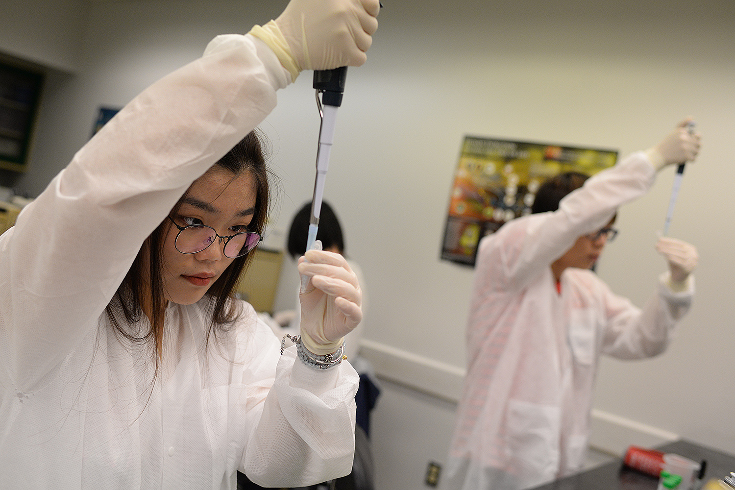 Summer Session Biology Lab, June 2016.