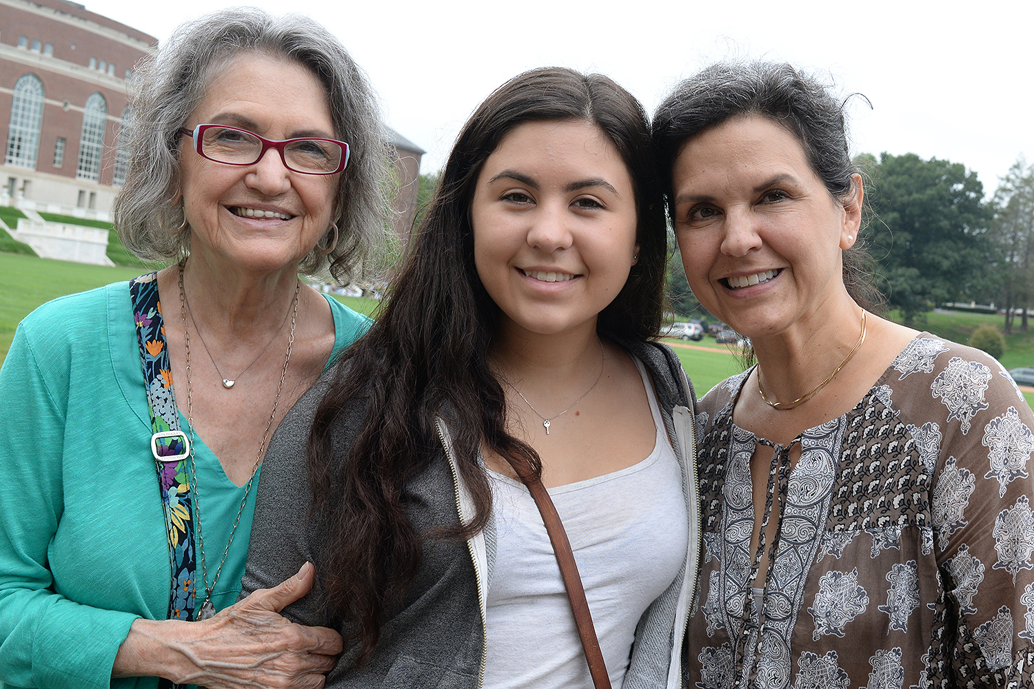 Lily Davis ’20, center, from Portland, Ore., gets move-in help from her mother Gia Pitillo and grandmother Elizabeth Pitillo. Truly a special moment to see three generations on Arrival Day.