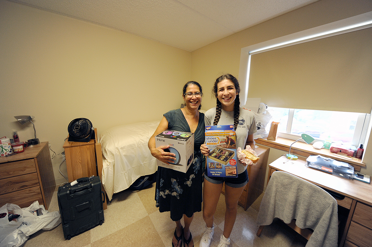 Nancy Auerbach helped her daughter Dalia ’20 move to campus on Arrival Day. The Auerbach family is from Claremont, Calif. Dalia always knew she would end up on the East Coast for college and is excited for all the activities Wesleyan has to offer. 