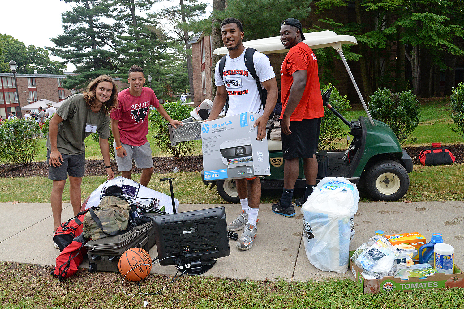 Arrival Day at Wesleyan University, Aug. 31, 2016. (Photo by John Van Vlack)