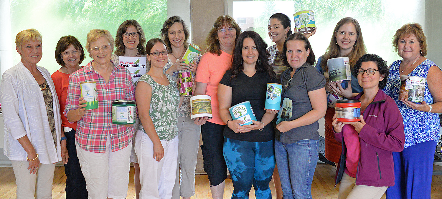 The Wesleyan Green Team hosted a mini-trash bin talk and workshop Aug. 10 at the Theater Department’s studio building. Dawn Alger, Theater Department administrative assistant and Green Team member led the workshop.