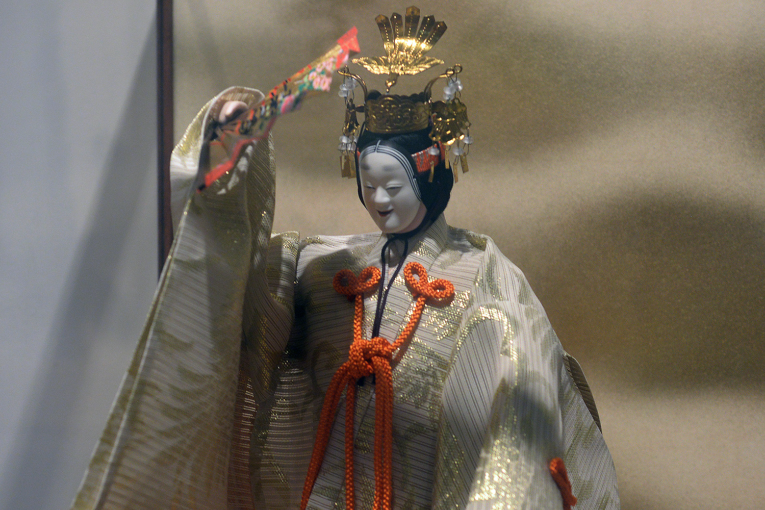 Several pieces of art are displayed in Draw Yourself In including a doll representing a Noh play, Hagoromo (A Heavenly Robe) believed to have been written by Zeami (1363-1443). 
