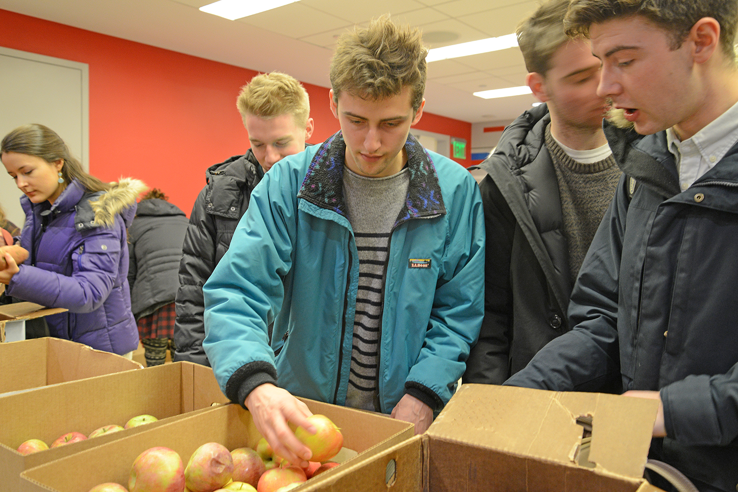 Wesleyan students, staff and faculty may join the Local Food Co-Op. Fresh produce, dairy items, bread and roasted items are delivered to Wesleyan once a week throughout the academic year for pick-up. 