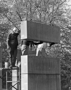 Crews lay limestone blocks with plastic separators to maintain consistent joint thickness, in the building of the Center for the Arts in this 1972 photo. (Photo courtesty of Special Collections & Archives)