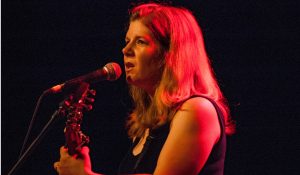 Dar Williams ’89 is touring on her Image by Tristan Loper
