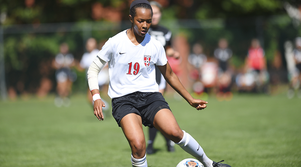 Women's soccer player Sarah Sylla '17 is one of 68 student-athletes who was named to the NESCAC's Fall All-Academic Team. (Photo by Steve McLaughlin