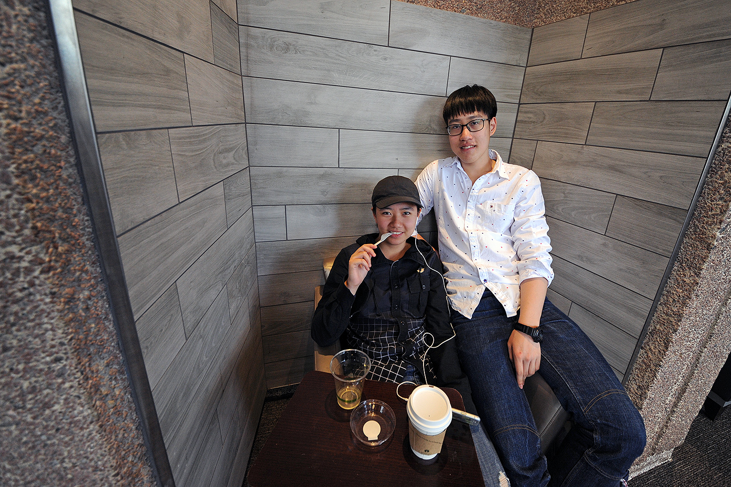 Ari Liu ’20 and Yuan Wang ’20 spent their Winter Recess in southern China, but were eager to return to campus. “It’s a totally different world here,” Ari said, while sipping a coffee at Pi Cafe. “I missed my friends, professors, and the music studios where I can practice the piano. I didn’t miss the American food that much, but I did miss the burritos at Summerfields. We can’t get those in China.” 