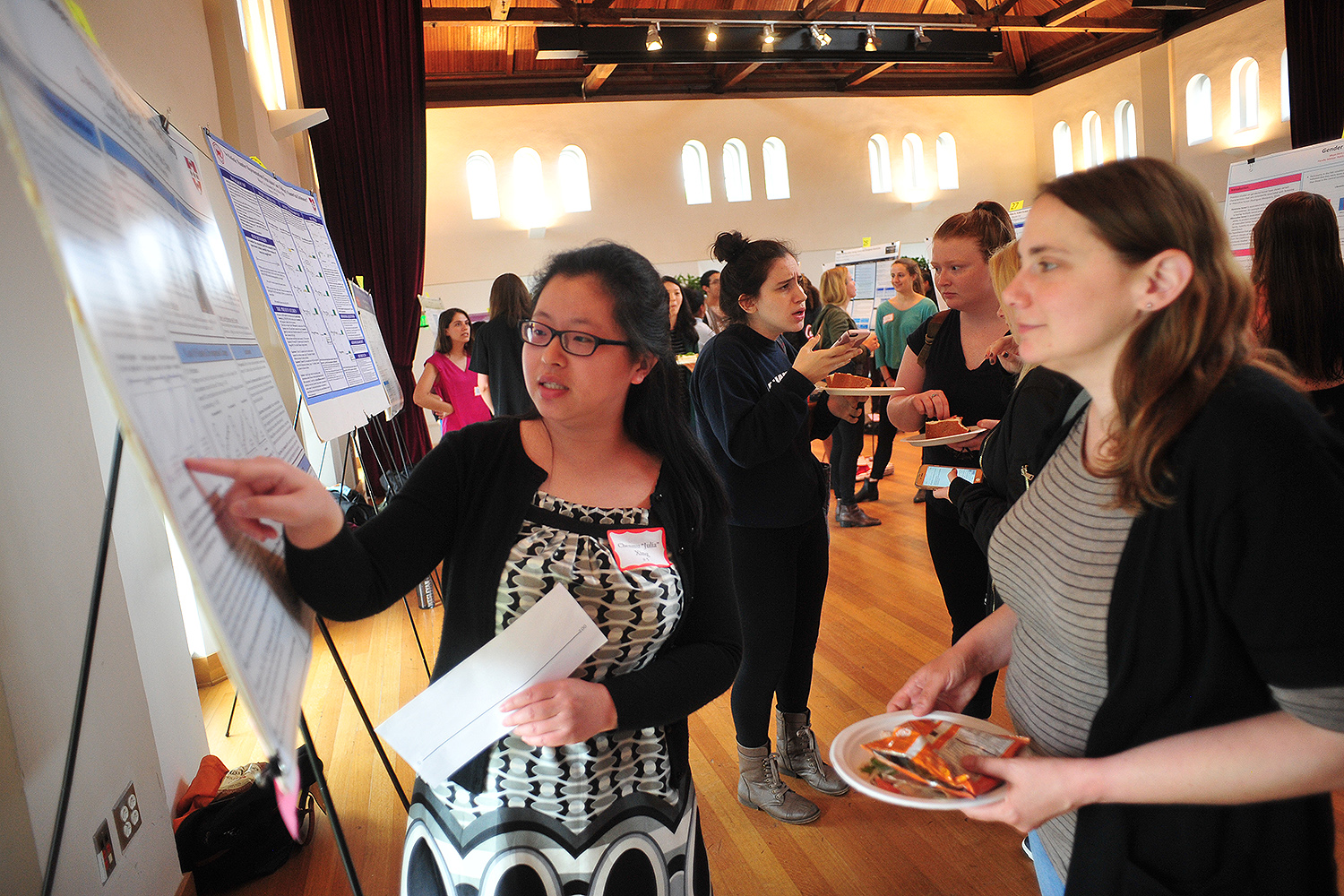 Psychology Postdoctoral Fellow Chenmu “Julia” Xing presented her research titled, “Links Between Numerical Competence and Math Ability at Ages 6-8.” Zing’s advisors are Hilary Barth, associate professor of psychology, and Andrea Patalano, professor of psychology.