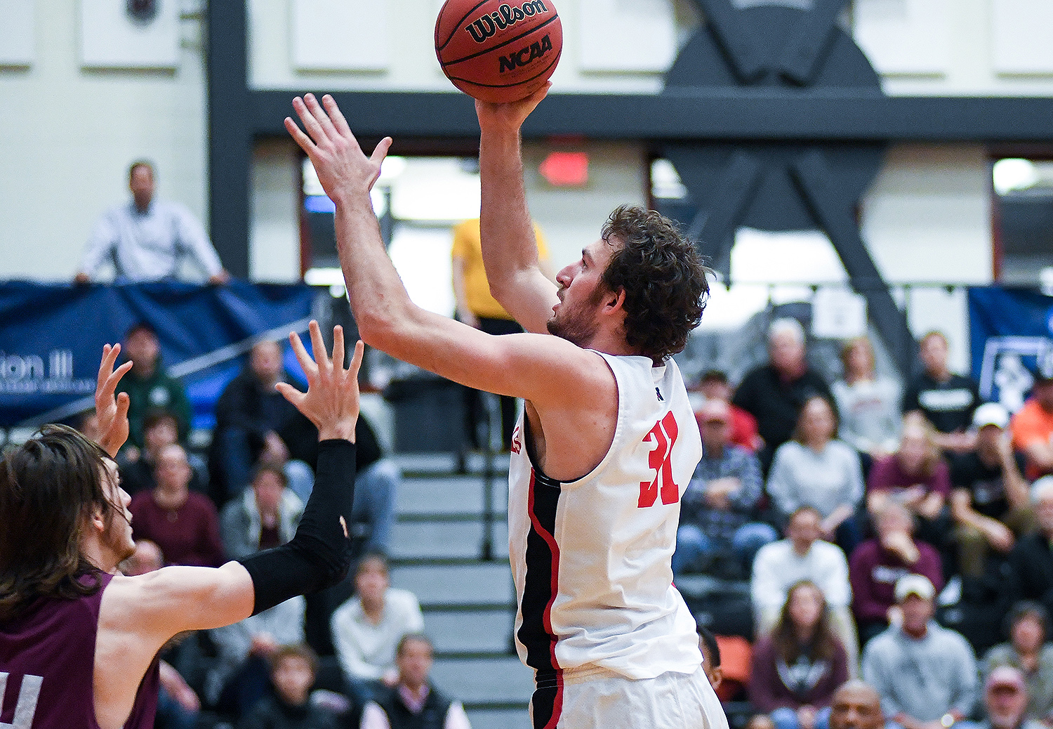 Nathan Krill ’18 and the Wesleyan men’s basketball team hosted first and second rounds of the NCAA Tournament on March 2-3 for the first time in program history. (Photo by Jonas Powell ’18)