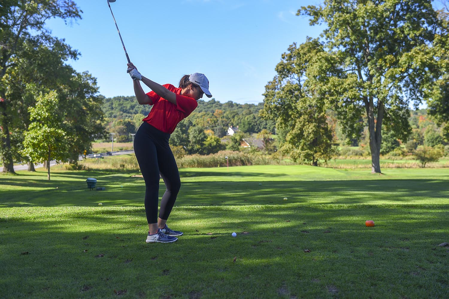 The three individuals that competed in fall competition this season were juniors Saadia Naeem and Emma Mehta, and first-year Meg Wiley. Naeem is the most experienced of the trio, having been a member of the Wesleyan golf team since 2016–17. She will serve as the team's captain in its inaugural 2019–20 season.