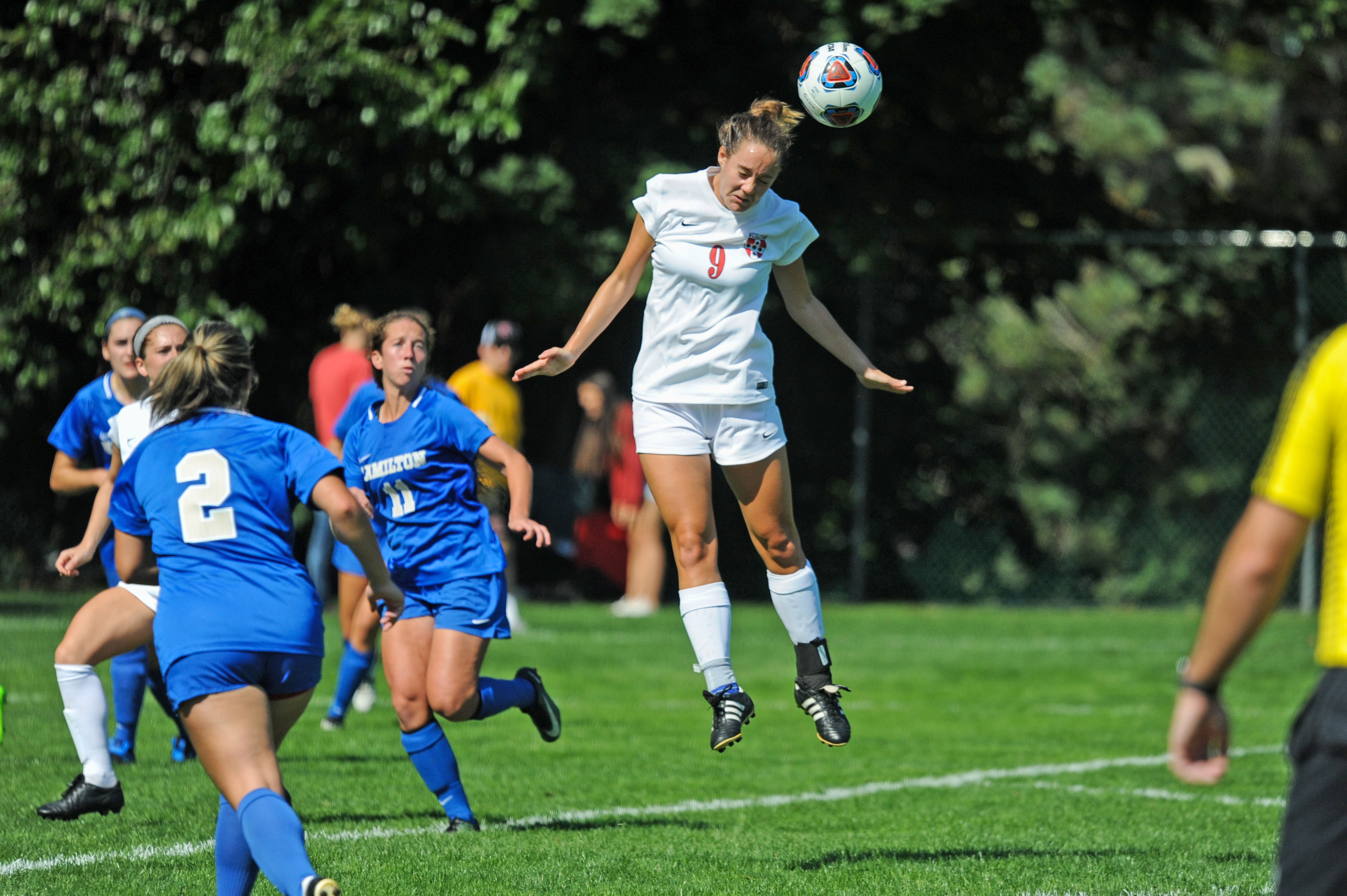 Women's soccer tied 1-1 against Hamilton during the Family Weekend contest. 