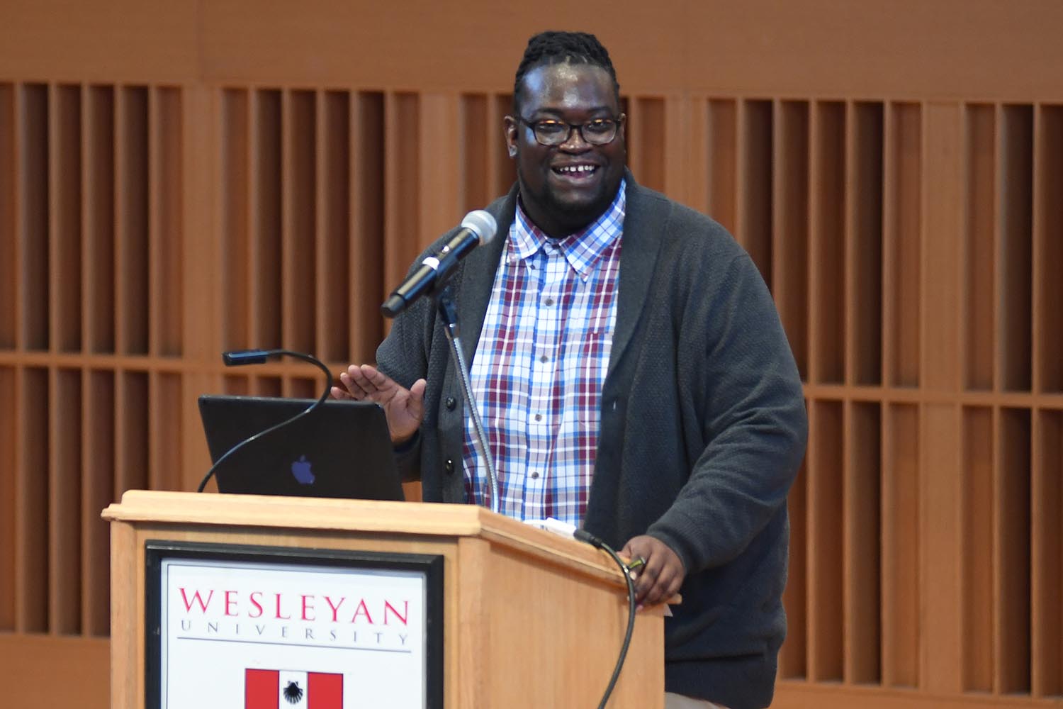 Demetrius Colvin, director of Wesleyan’s Resource Center, welcomed the audience on behalf of the MLK Commemoration Committee. Colvin is the chair of the committee. 