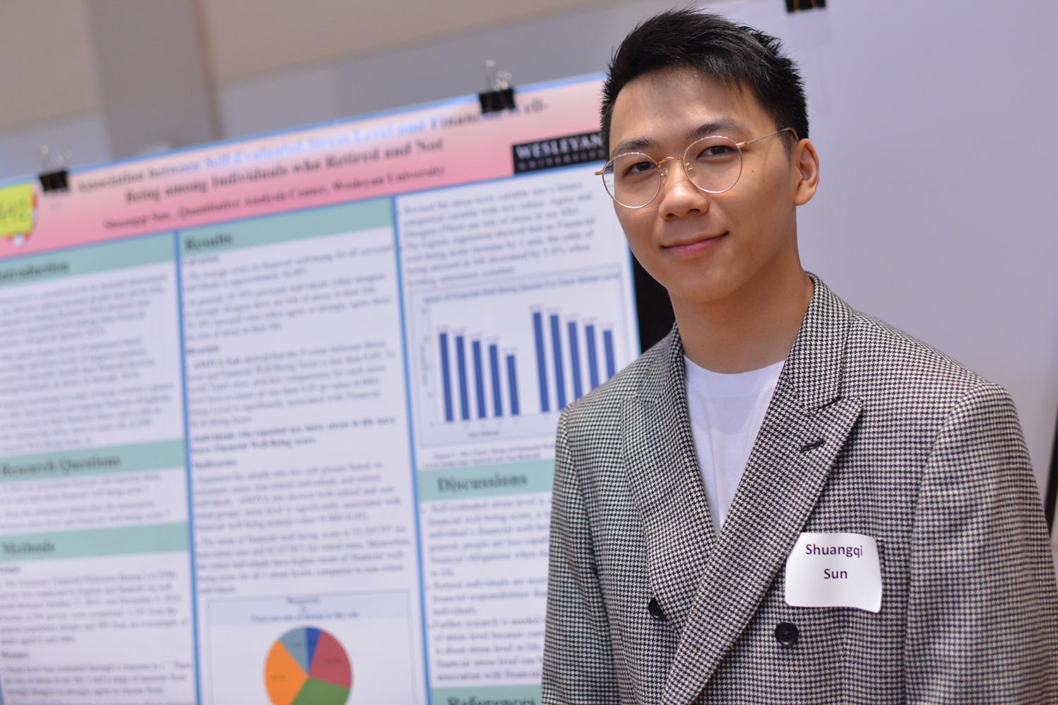 Shuangqi Sun '21 presented his poster about "The Association between Self-Evaluated Stress Level and Financial Well-Being among Individuals who Retired and Not."